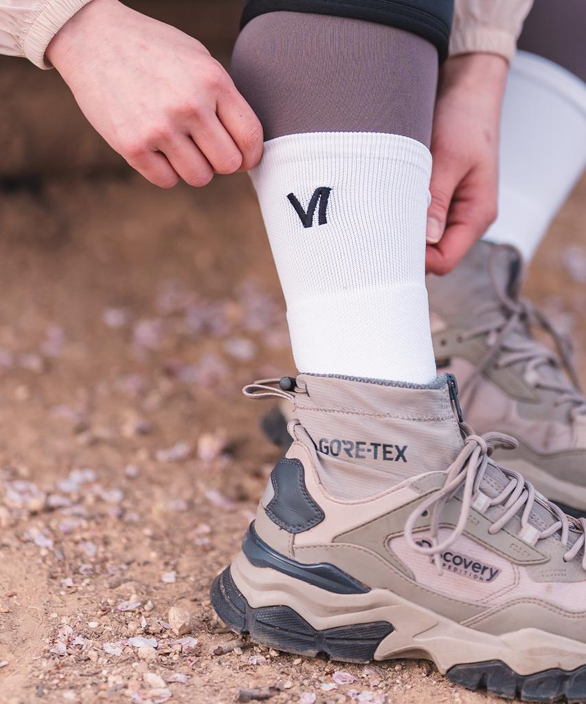 Leonigseu Shield Socks White