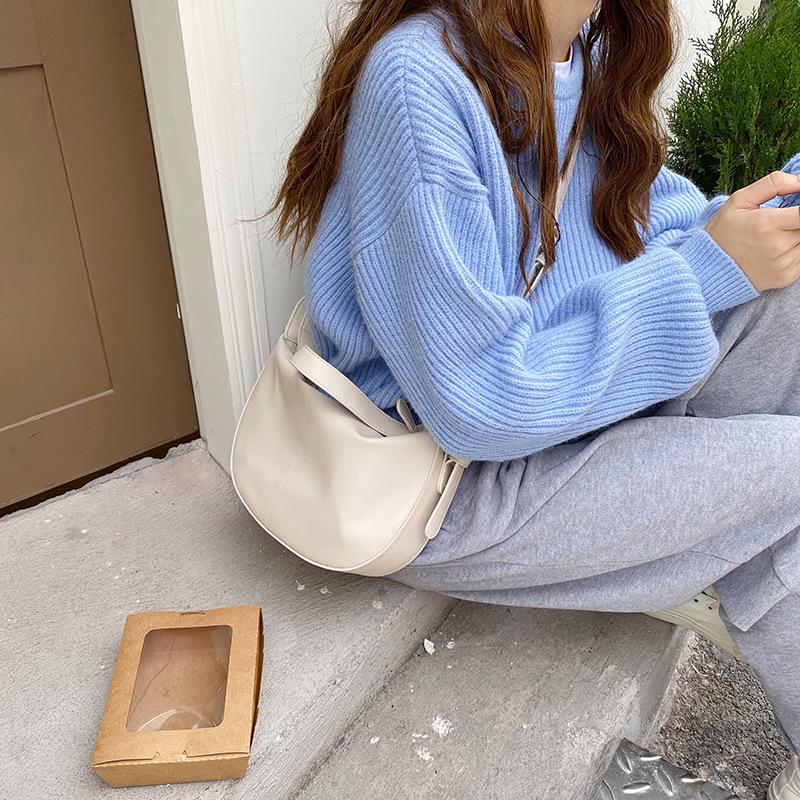 Satteltasche mit großer Kapazität, eine Schulter, schräge Straddle-Damentasche, Herbst- und Winter-Ins-Textur, lässige, weiche Umhängetasche für Studenten