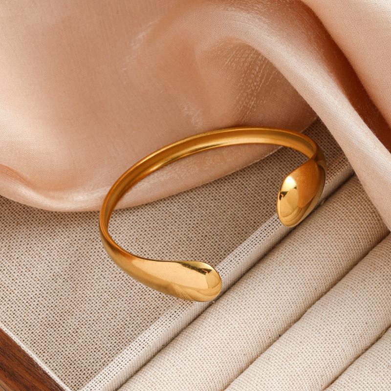 European-American Designer Bow & Heart Teardrop Bracelet Ring for Women's Summer Vacation