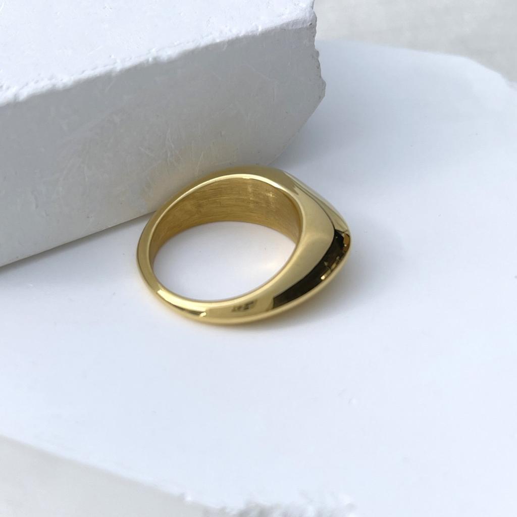 Simple Fashion Rings for Ladies Gold-Plated Stainless Steel Smooth Style