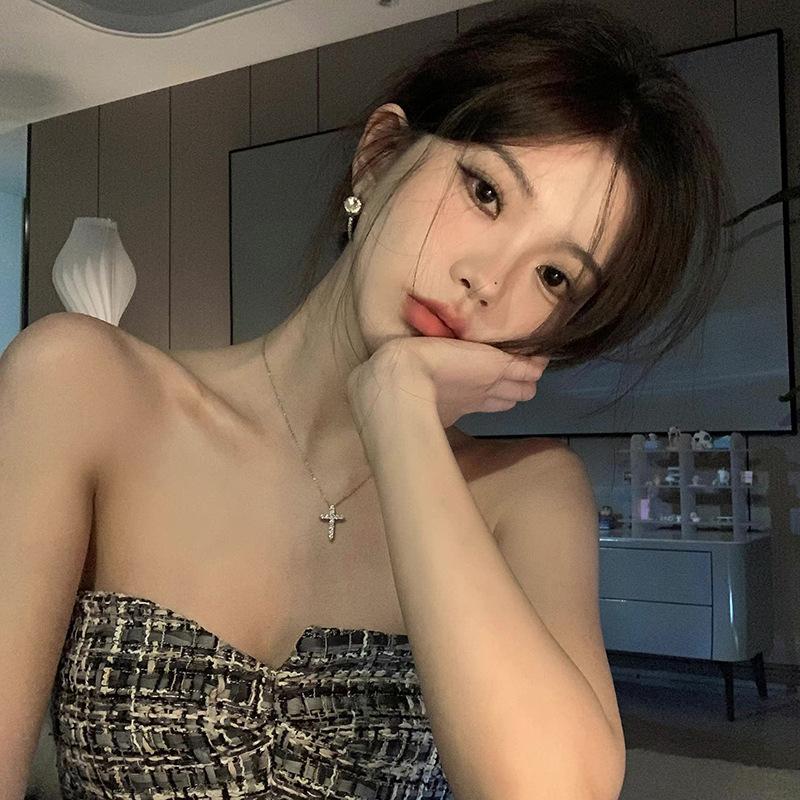 Cross Zircon Necklace Simple Personality Versatile Tide Cool Full Diamond Star With The Same Collarbone Chain