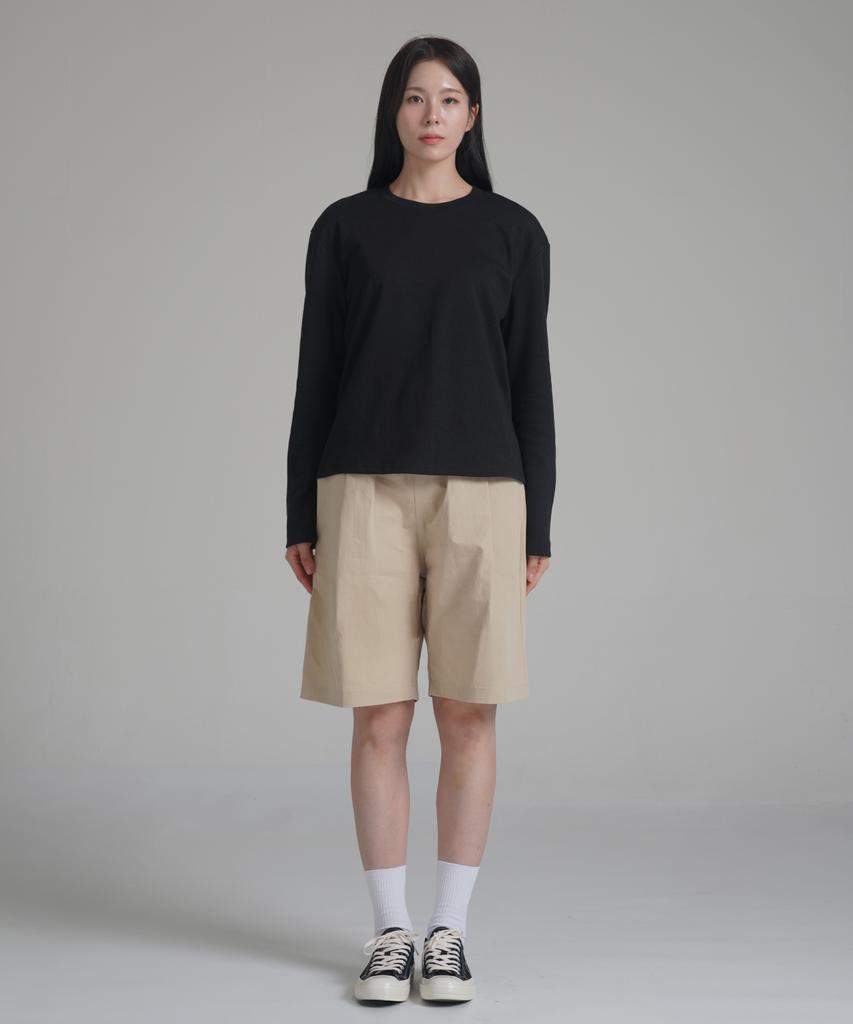 Noming Chino Single-Pleat Strap Wide Bermuda Shorts - Beige