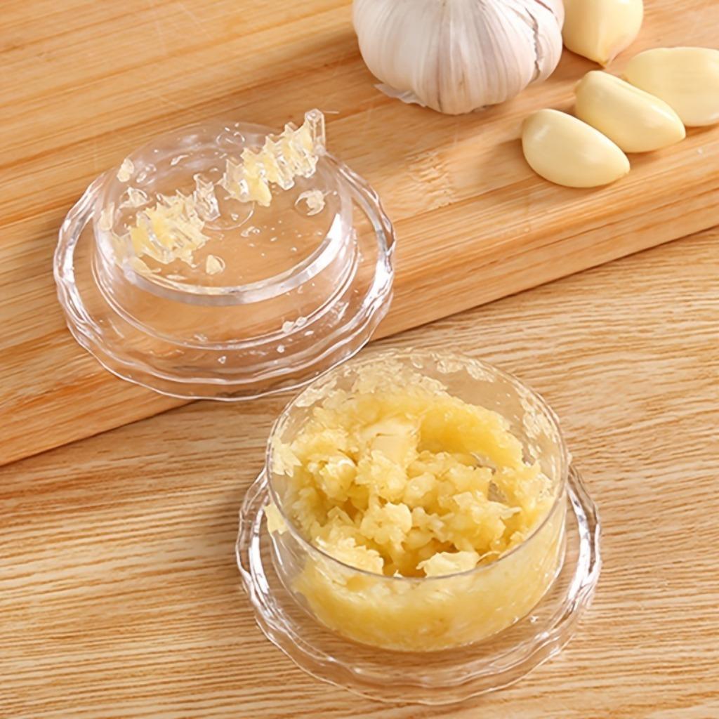 Manual Garlic Press and Chopper - Plastic Garlic Crusher, Handheld Garlic Mincer, No Electricity Required Kitchen Gadget for Efficient Garlic Crushing