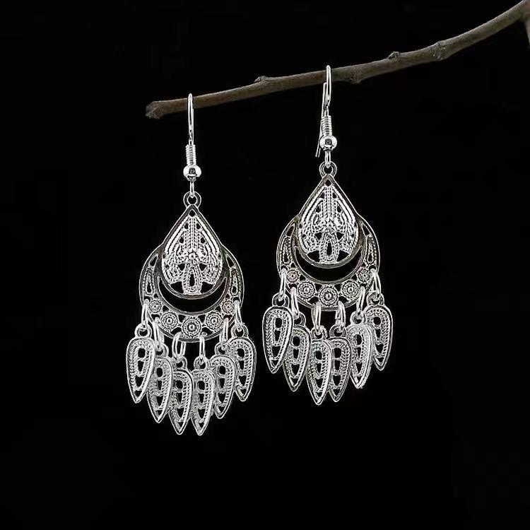 European and American cross-border ethnic style geometric fringed ear clips, Miao Yin retro and elegant minority earrings without piercings, women