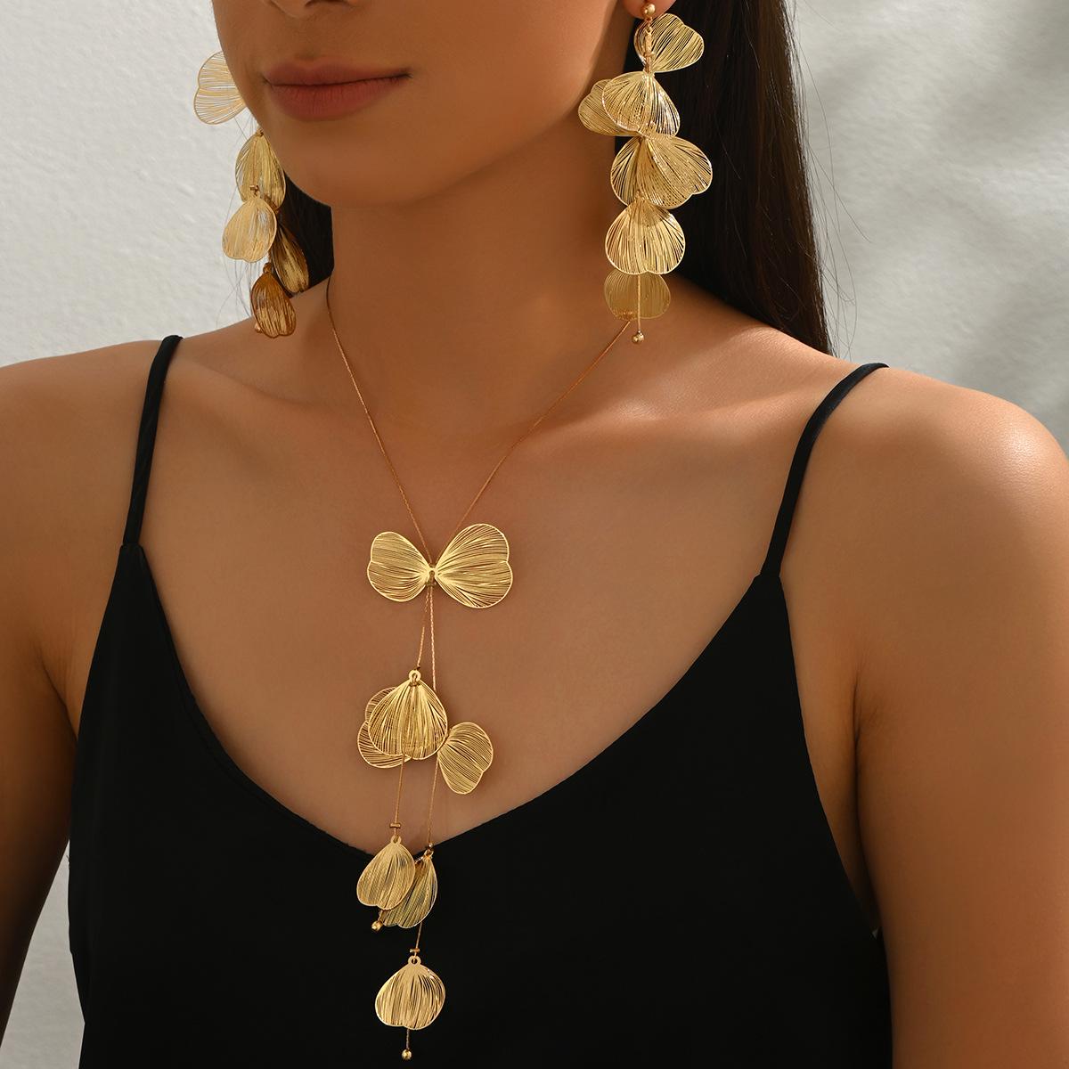 Niche Ginkgo Leaf Tassel Necklace: Chic European  American Style Jewelry Set