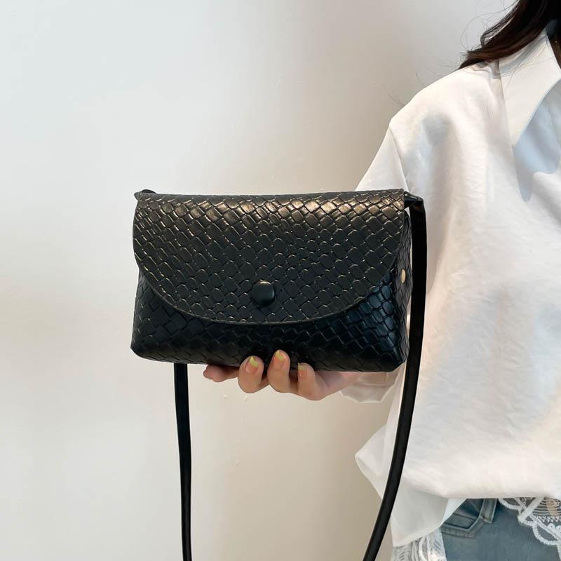 

Commuter simple design sense niche foreign style small square bag women s fashion leisure personality high-grade texture messenger bag чёрный