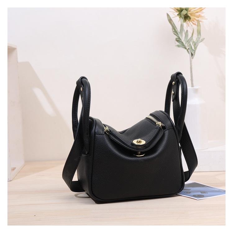 

Popular bag new fashion wide shoulder strap bucket bag versatile fashion shoulder messenger bag bag bag Small size 21cm
