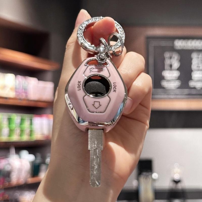 

Чехол для ключа из ТПУ с шикарным шнурком для BMW E38 E39 E46 E83 E53 E60 E63 E61 E64 E83 E85 E86 M5 325i X3 X5 Z3 Z4 3 5 7 серии розовый