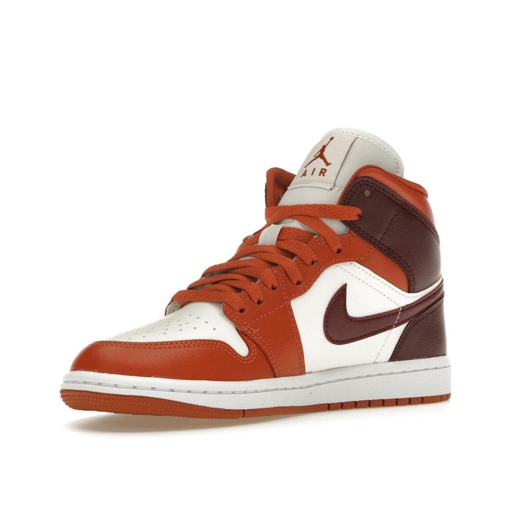 Baskets Air Jordan 1 Mid Dusty Peach pour femme, orange nuit-marron voile BQ6472-200