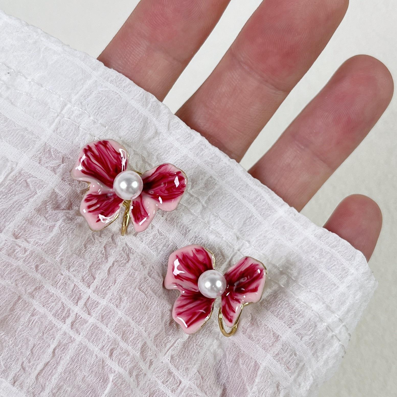 Elegant Retro French Pearl Bow Ear Clips - No Piercing Required