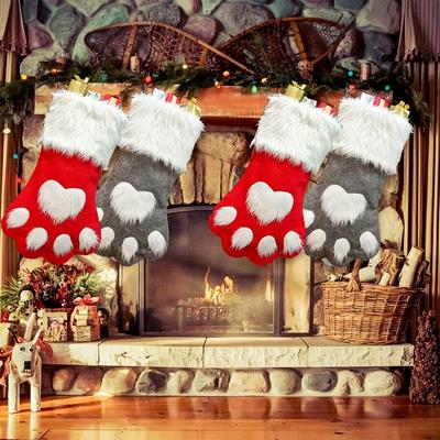 Weihnachtsbaumschmuck Hundepfoten Socken mit rotem Herz und grauer Füllung Geschenk für Tierliebhaber für Kaminsims Gastgeschenke