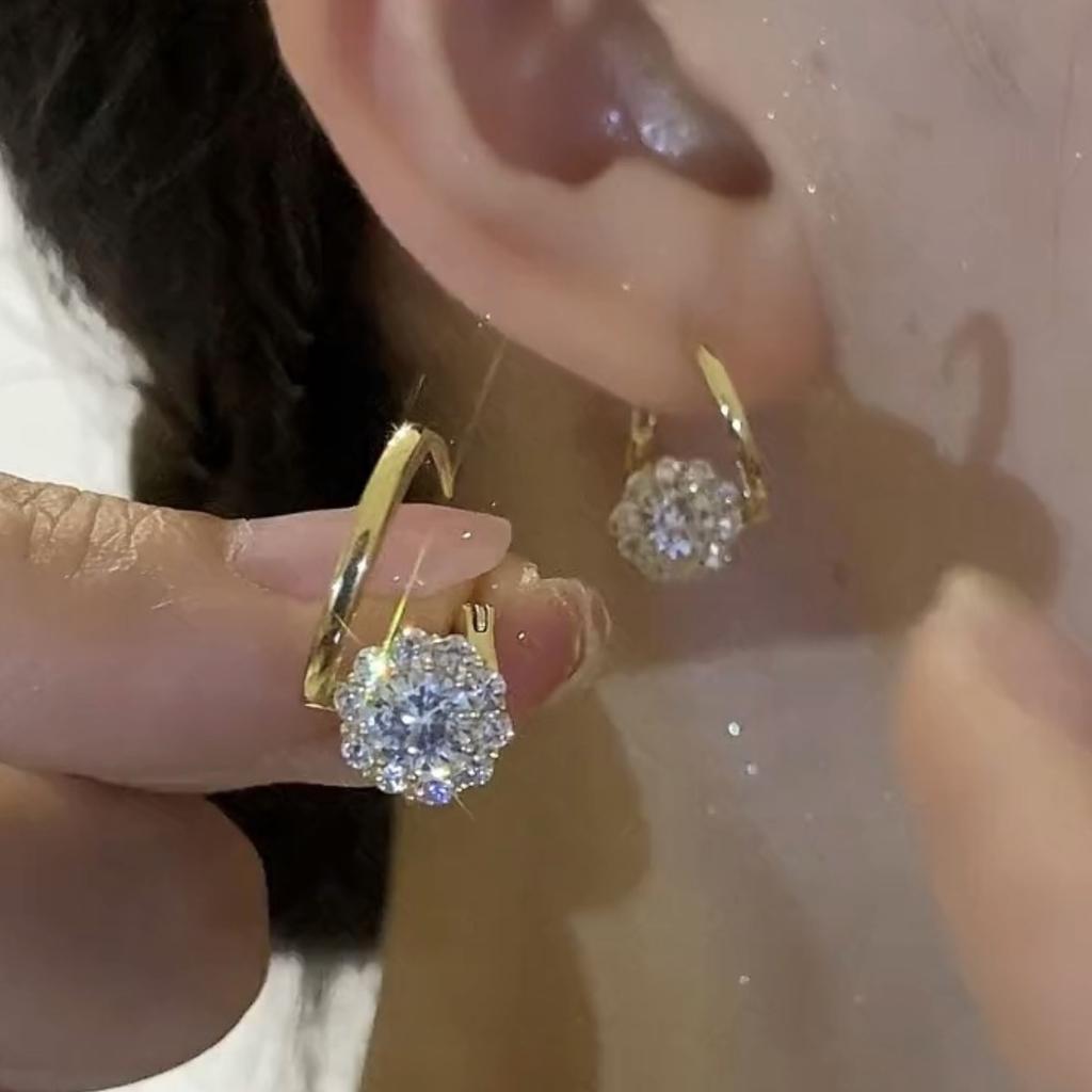 Female Niche Fashion High-end Rotatable Earrings
