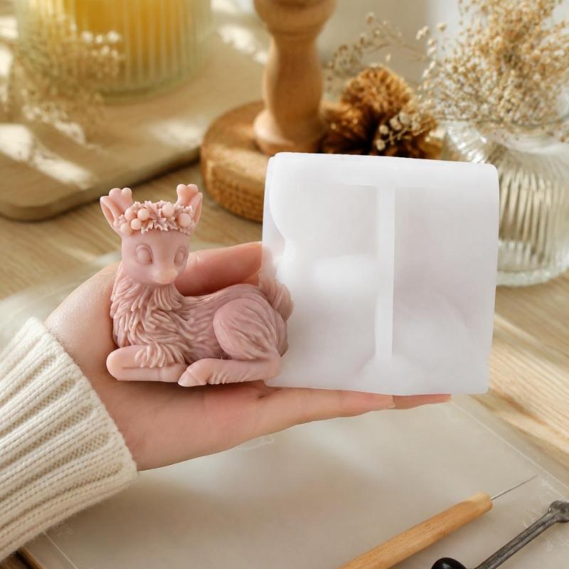 Christmas Deer Candle Form, Flexible Silicone Casting Form for DIY Winter Craft and Holiday Display Use