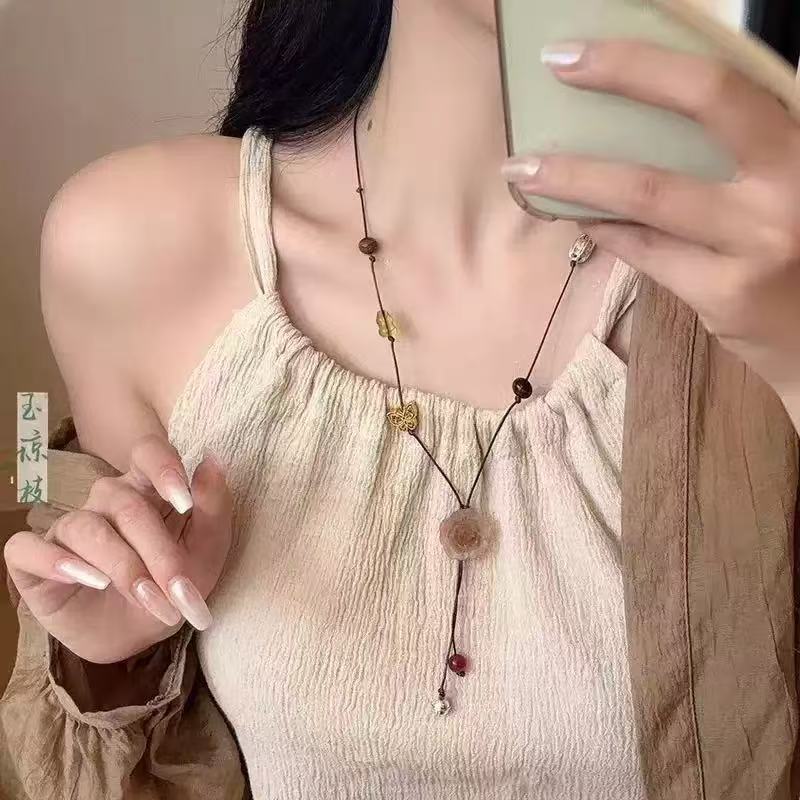 Retro ethnic style camellia handmade braided rope necklace antique high-end design collarbone chain niche personalized item decoration