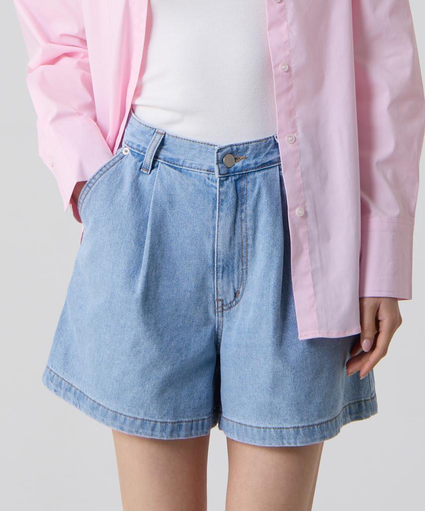 UNKNOWN PLANET Essential One-Pleat Denim Shorts Blue