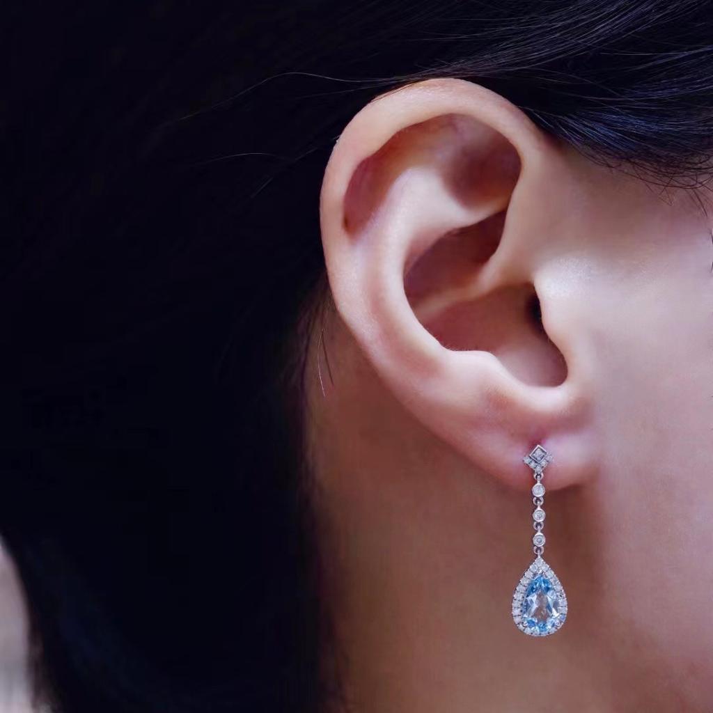 Hellseeblaue Edelstein-Ohrringe für Damen Halskette Luxus Hochwertig und Elegant Voll Diamant Wassertropfen Schmucksets