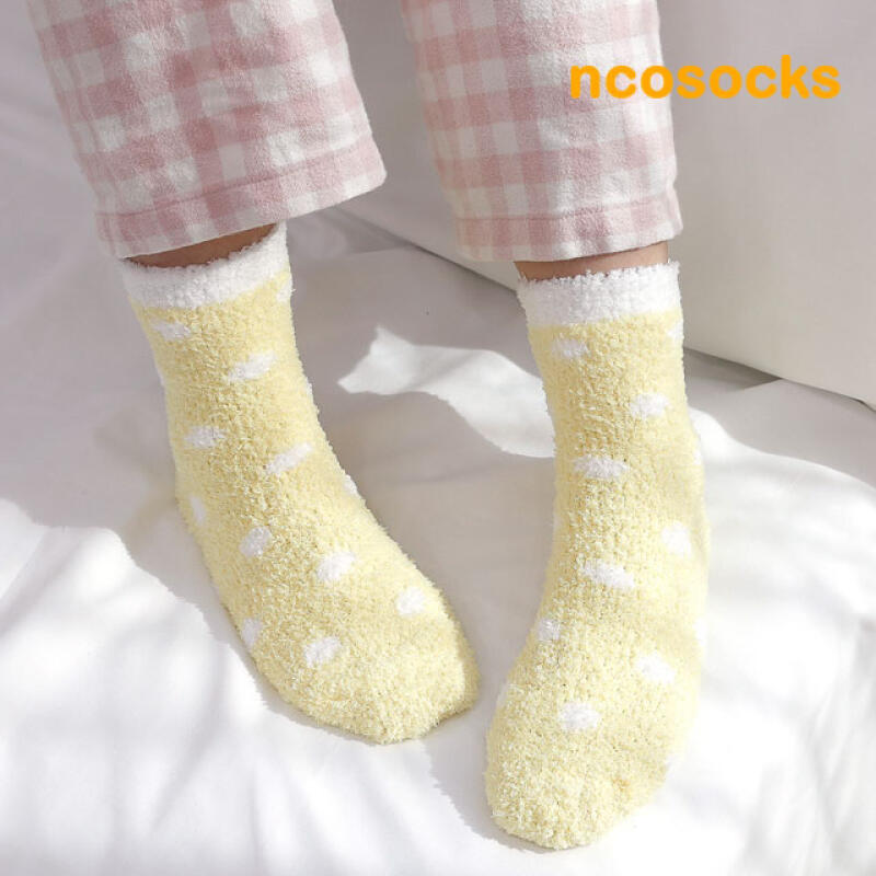wint002_A little thicker polka dot sleep socks pink