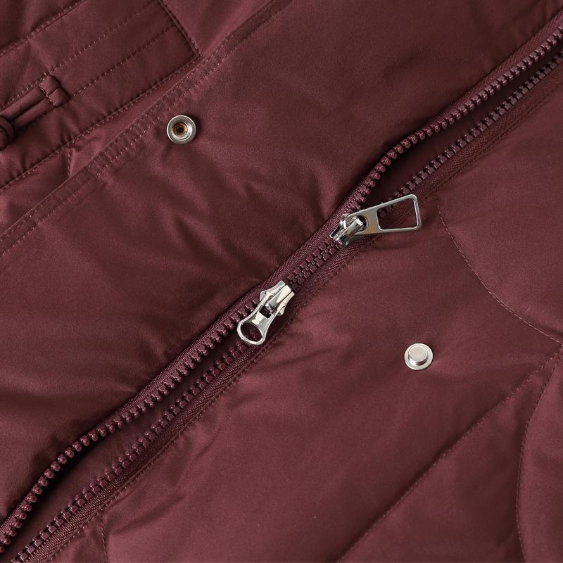 Nadměrná velikost XL-6XL Dámská krátká prošívaná bunda středního věku Zimní svrchní oděv s kapucí Elegantní výšivka Hřejivé péřové kabáty