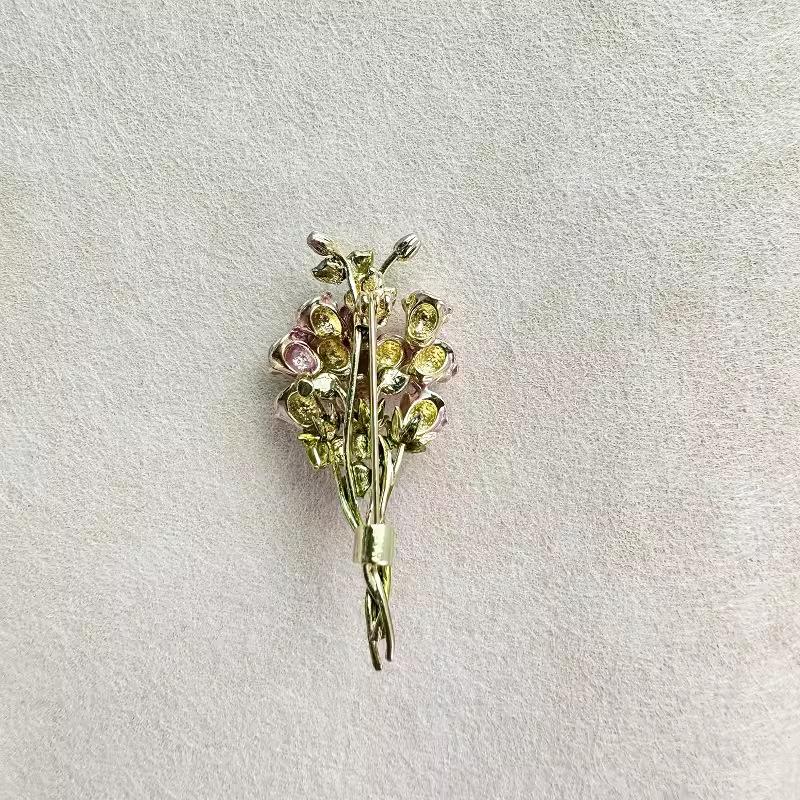 2024 New Rose Bouquet Brooch, Pastoral High-end Temperament Pin Women, Elegant Clothes Accessories