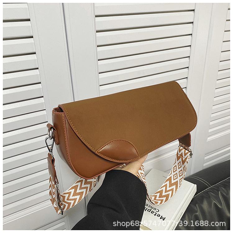 2025 New Small Square Bag Fashionable Retro Messenger Shoulder Bag Wide Shoulder Strap Handbag Foreign Versatile Simple Women's Bag