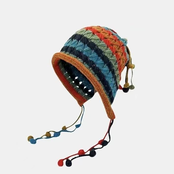 Retro Knitted Pom Pom Tassel Hat for Women – Fashionable and Versatile Headwear Accessory