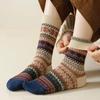 Retro National Style Embroider Flower Socks Women Trend Streetwear Knitted Middle Socks Female Autumn Winter Chic Contrast Socks