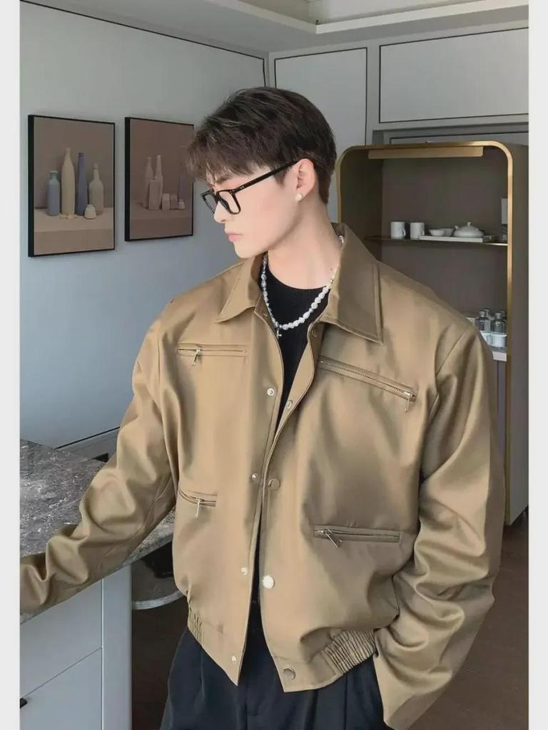 "Męska kurtka 2023 o luźnym kroju z poduszkami na ramionach i metalowym zamkiem błyskawicznym - styl jesienno-zimowy"