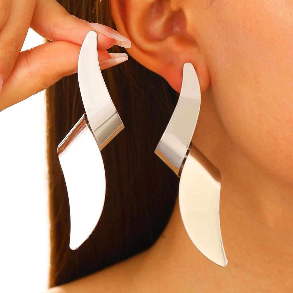 Retro Metal Lava Fold Texture Earrings: Irregular Geometric Design for Women