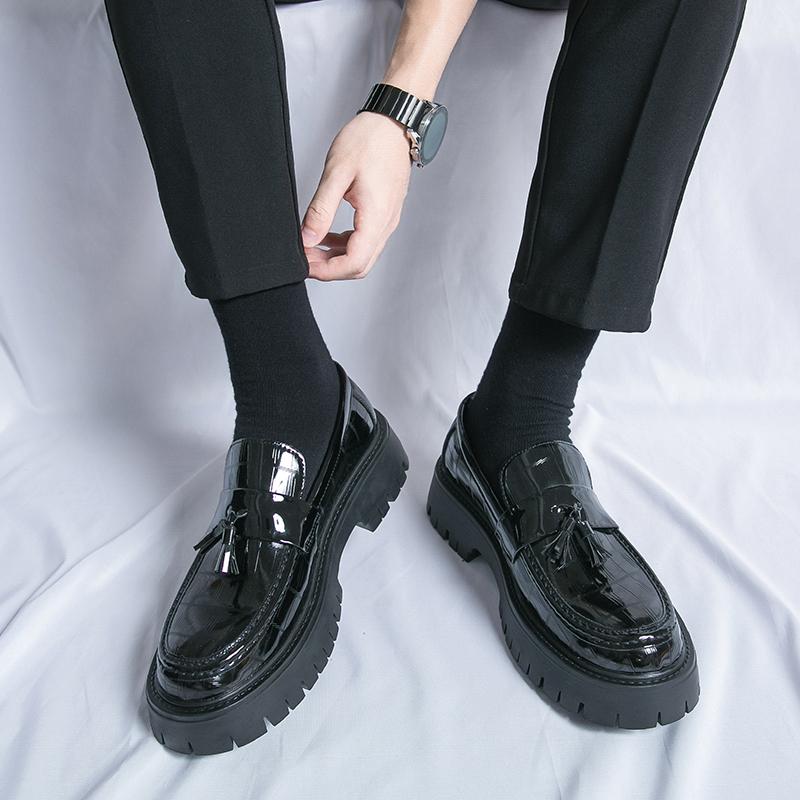 Fashion Summer Elegant Shoes Men Classic Retro Style Men Brand Shoe Round Toe Thick Soled Tassel Leather Shoe Formal Casual Wedding Shoe