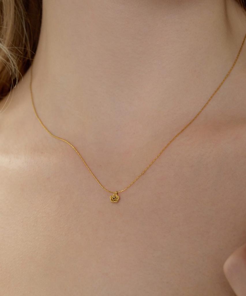 Fantastic Planet Mini Rose Necklace (2Colors)