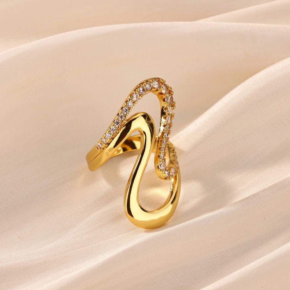 Vintage Wave 8-shaped Cubic Zirconia Stainless Steel Ring 18K Gold-plated Rings for Women Wedding Prom Jewelry Anniversary Gift