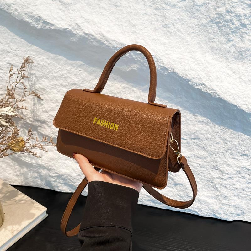 Stylish and high-value portable small square bag 2025 autumn new textured lychee pattern messenger bag