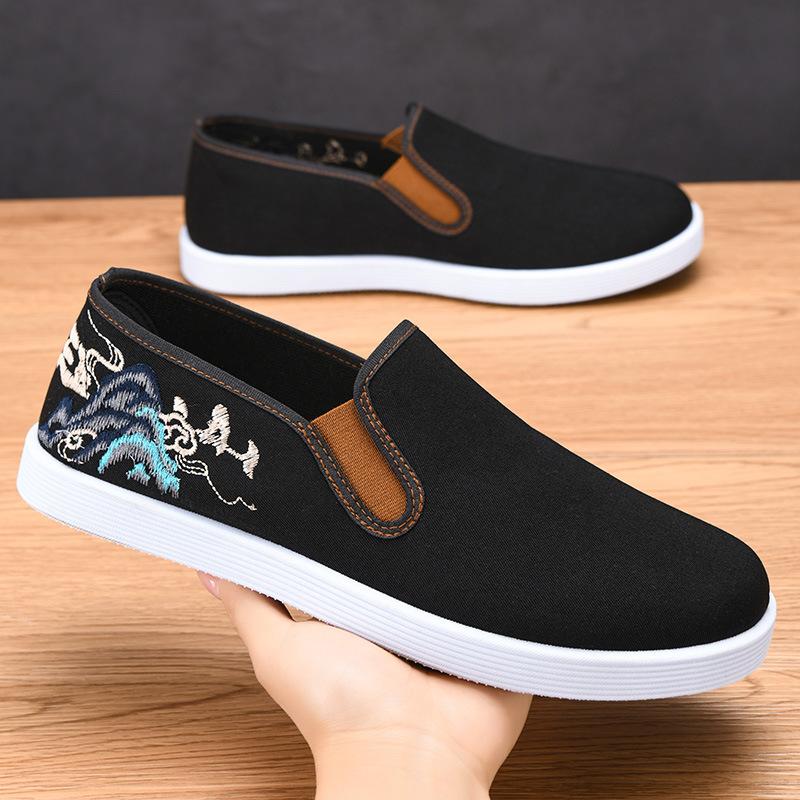 Autumn New Men's Shoes Comfortable Breathable Embroidered Casual Shoes Fashionable Versatile One-pedal Flat-soled Old Beijing Cloth Shoes