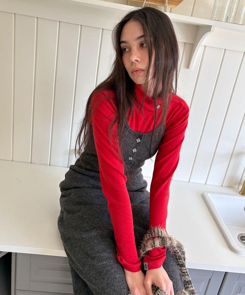 HERETIC Button Turtle Neck / Red