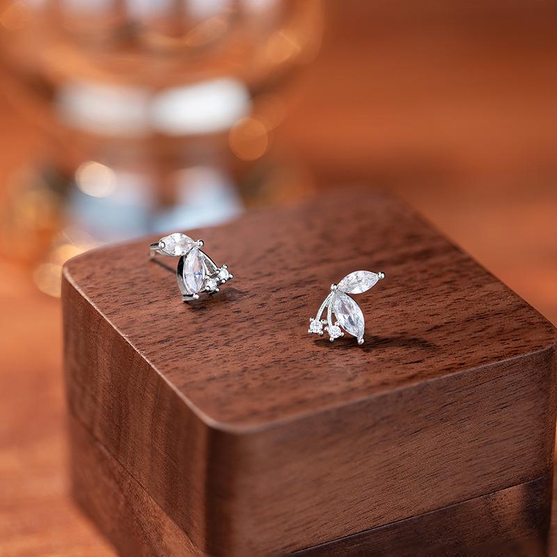Small Zircon Butterfly Stud Earrings for Women's Autumn and Winter Cute Girl Light Luxury Earrings