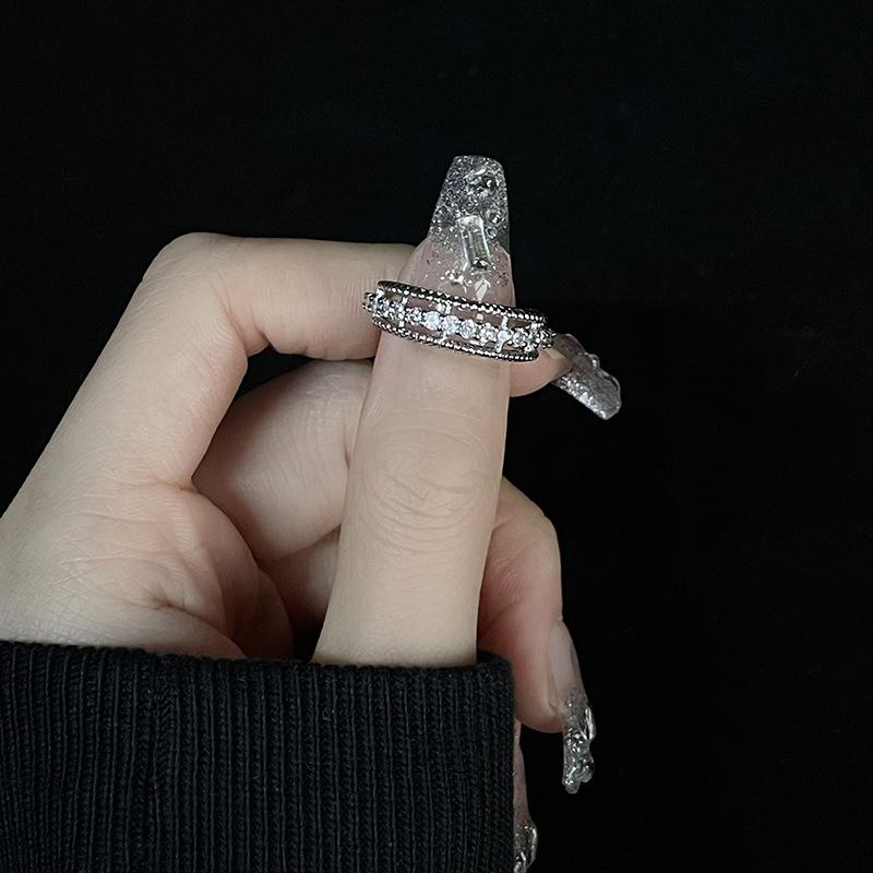 Niche Design Cold Wind Personality Collection Full Of Diamonds Inlaid Zir*****Pen Ring