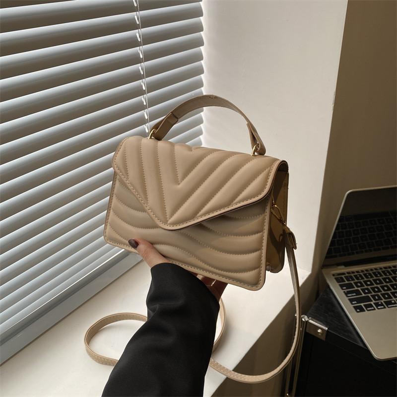 Street Style Women Mini Square Bag Chain Shoulder Bag For Casual Daily Use