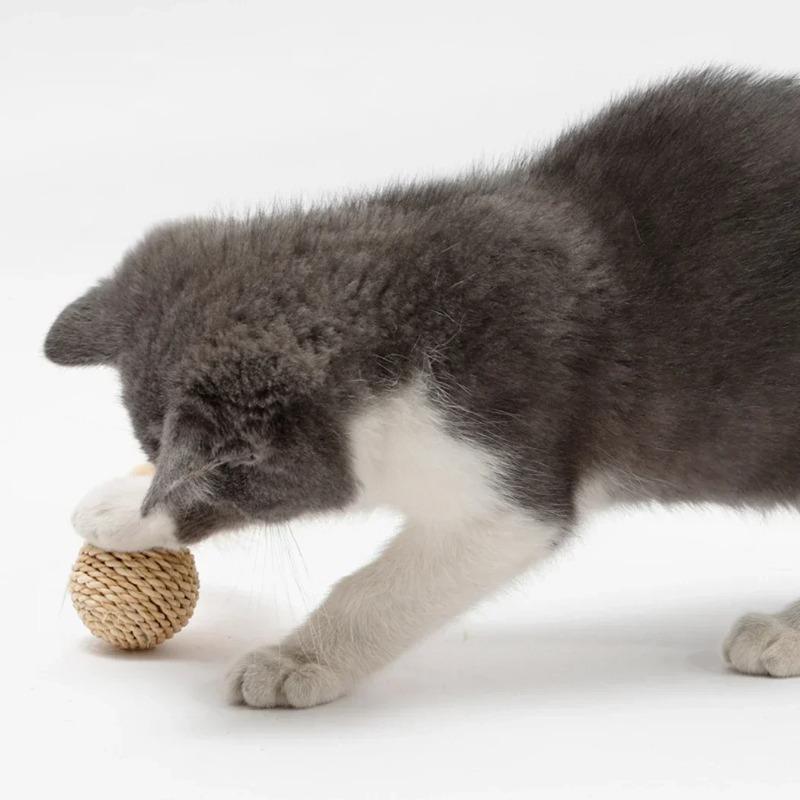 Feather sisal ball cat toy wholesale, scratch resistant, colorful woven cat toy ball, cat paw grinding, self fun pet supplies