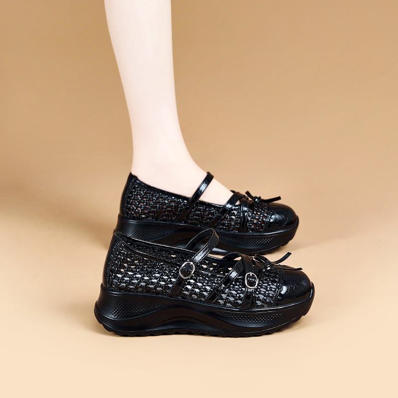 Woven hollow white shoes women's summer new Korean thick-soled muffin casual fashion versatile height-increasing shoes