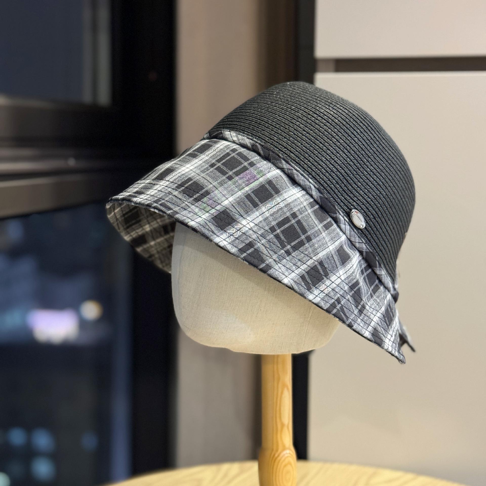 

2026New vintage plaid patchwork fisherman hat for women, casual and versatile, makes the face look smaller, large brim for sun protection, trendy Adult54-60Adjustable чёрный