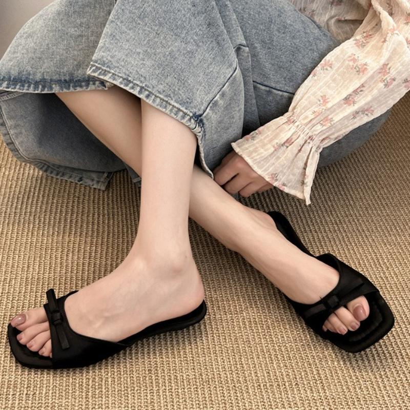 

Мода 2025 Новые Удобные Сандалии на Низком Каблуке с Квадратным Носком Сладкий Бант Шелк Толстый Каблук Шлепанцы Женская Уличная Обувь Пляжные Шлепанцы Mujer 35 чёрный