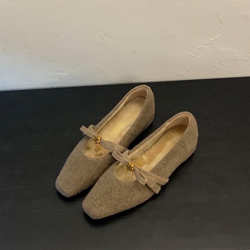 Inner height increase square head Mary Jane shoes Xiaoxiangfeng 2025 winter new velvet bow temperament fluffy single shoes 35