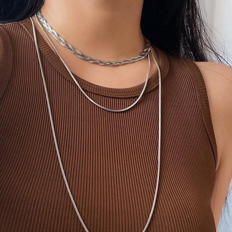 

Extra-Long Titanium Steel Snake Bone Chain - Minimalist Light Luxury Accessory