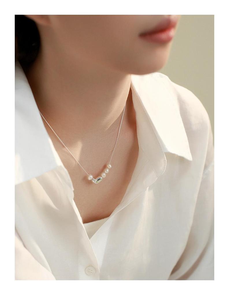 Sweet Pearl Heart Clavicle Necklace for Women – Versatile, Fashionable, and Trendy Layering Accessory