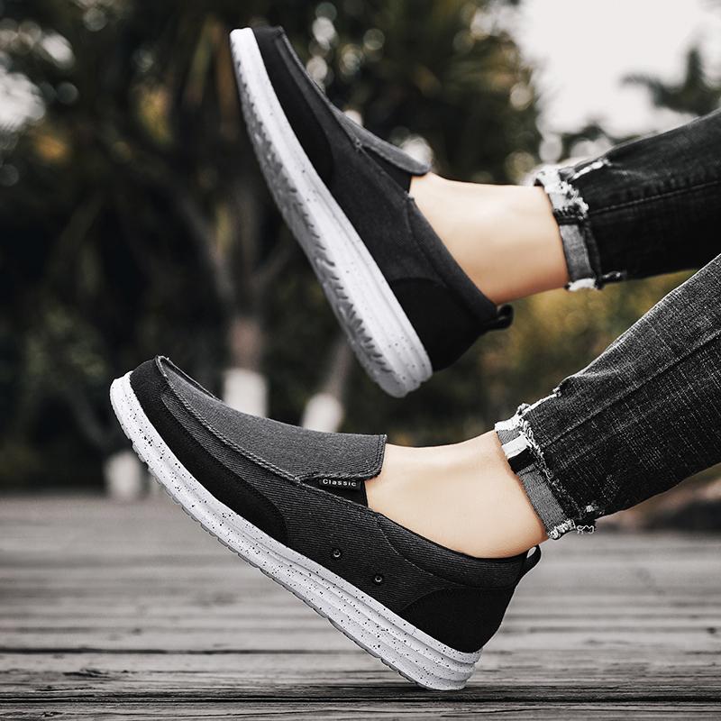 2024 New Spring Summer Light Canvas Shoes Men Breathable Men Shoes Loafers Soft Comfortable Outdoor Flat Lazy Shoes for Male
