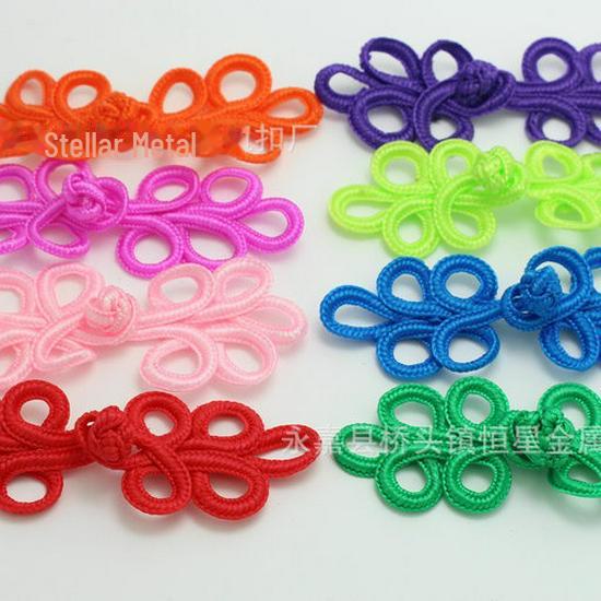 Handgefertigte fünfblättrige knopfartige Blumen für chinesische Retro-Tang-Anzüge und Cheongsam-Tanzkostüme für Kinder