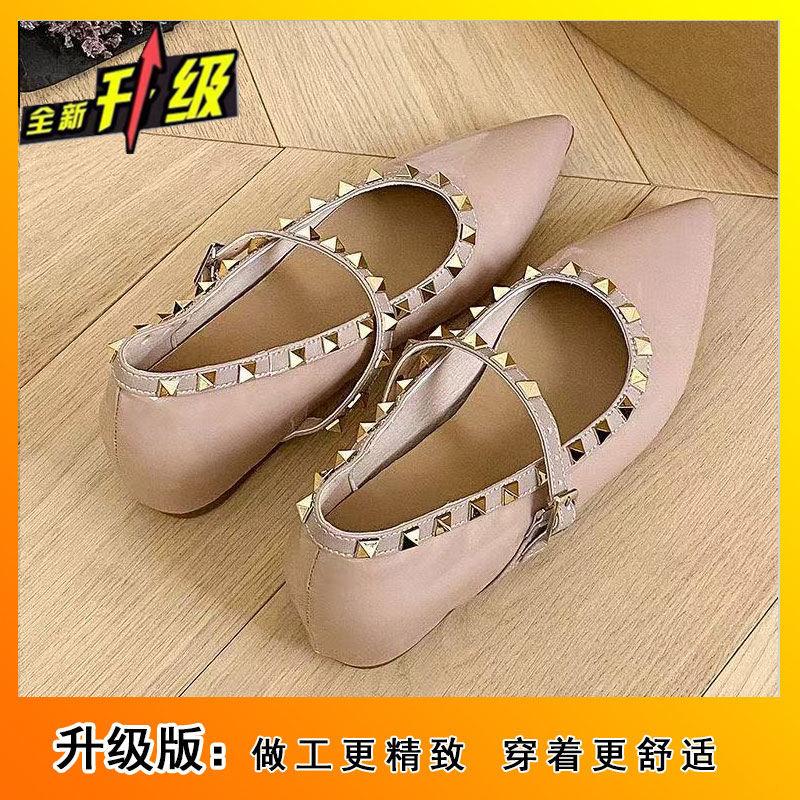 Small inner height increase single shoes women's 2025 summer temperament rivet pointed Mary Jane outside wearing shallow patent leather boat shoes