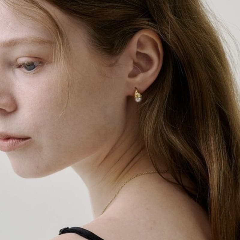 salted Arte pearl earring