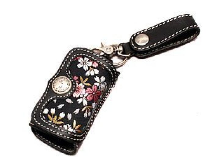 

DEGNER Hanayama Key Cowhide Brocade Kyoto Cherry Case, 4-Hook Design, Leather/Gold Fabric, Blossom/Black, K-6K чорний
