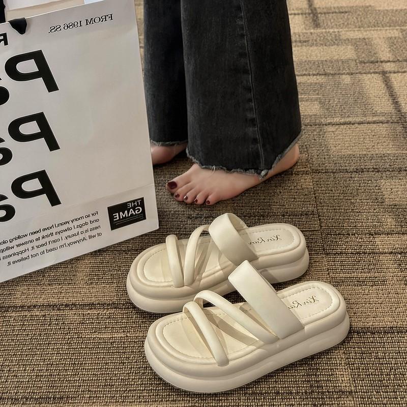 Fashion House Slippers Platform Shoes Woman 2025 Med Shale Female Beach Pantofle Luxury Slides Sabot Flat New Summer Designer Fashion